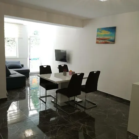 Apartment Sunny Paradise, Center Of