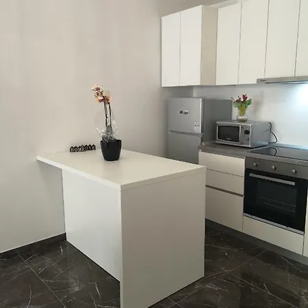 Sunny Paradise, Center Of Apartment *